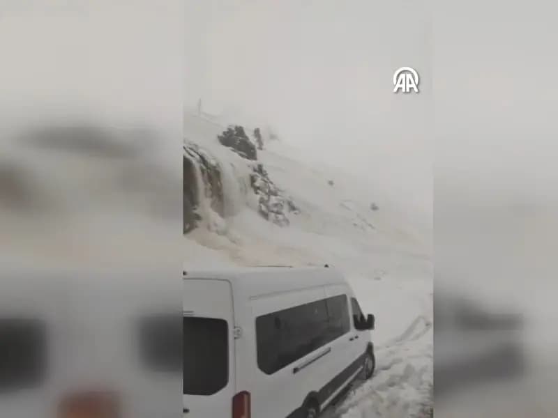 Şırnak-Hakkari Yolunda Çığ Felaketi: Ulaşım Kesildi