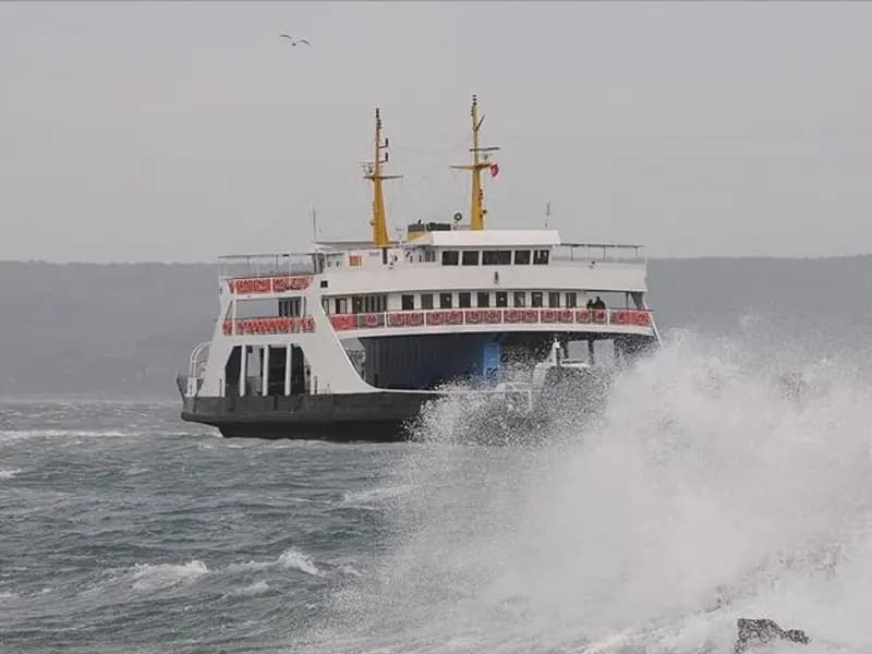 Gökçeada ve Bozcaada Feribot Seferleri Fırtına Nedeniyle Durdu