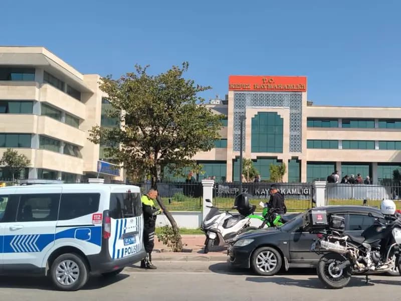 Kepez'de Silahlı Gerginlik: Şüpheli İkna Edilerek Teslim Oldu