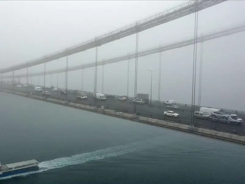 İstanbul Boğazı'nda Yoğun Sis, Gemi Seferleri Askıya Alındı