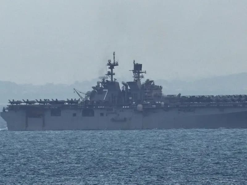 ABD'nin USS Tripoli Gemisi Singapur'da, İran'a İleri Taşıma mı?