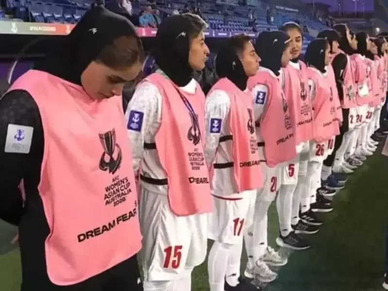 İran Kadın Futbol Takımı İstanbul Havalimanı'na Ulaştı