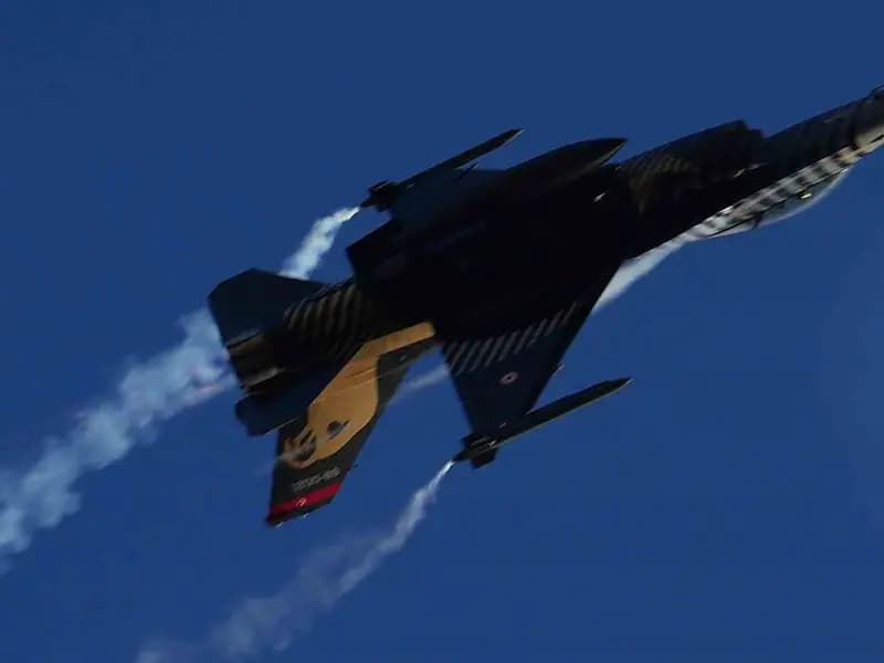 Çanakkale’de SOLOTÜRK Gösterisi ile Denizde Zafer Coşkusu