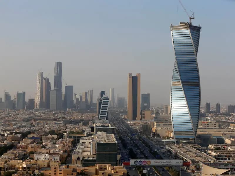 Riyad'da Patlama Sesleri: Dört Balistik Füze İmha Edildi