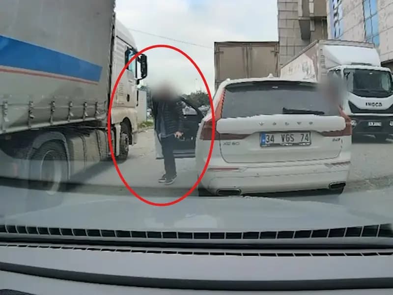 Başakşehir'de Yol Tartışması: Sürücüye Saldıranlara Ceza Yağdı
