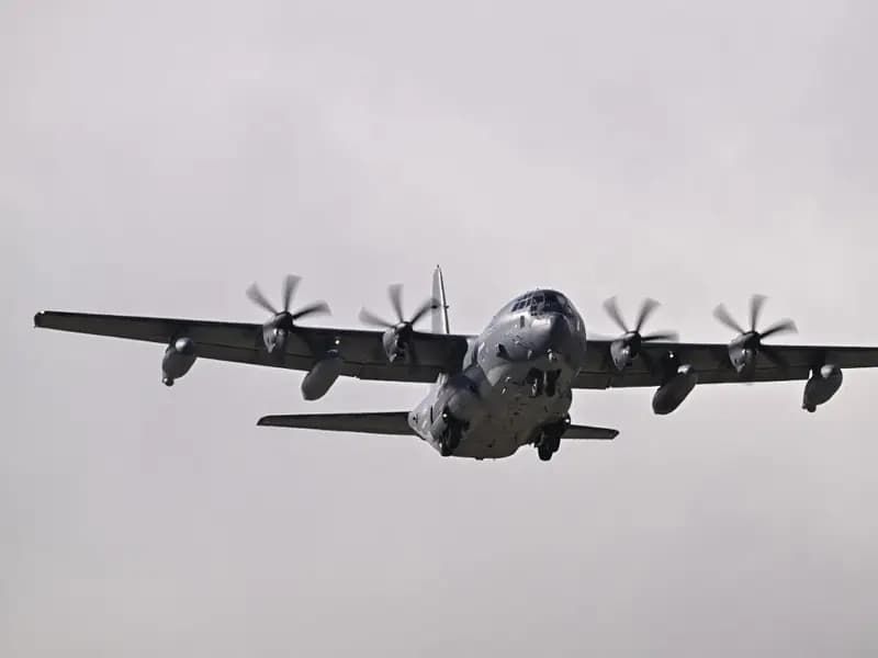 İran, Kayıp Pilot İçin Görevdeki ABD Uçağını Hedef Aldı