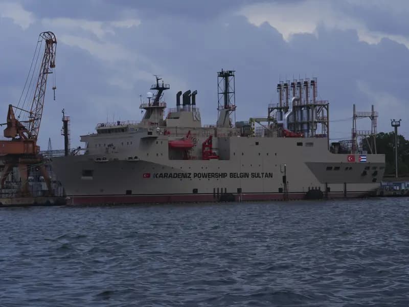Küba, Enerji Sorununu Çözmek İçin Yüzer Santrali Kiraladı