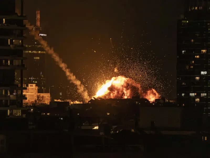 İran Ordusu'ndan Savaş Mesajı: Düşman Teslim Olmadan Durmayacağız