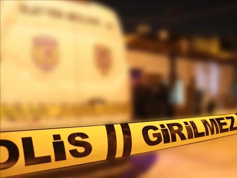 Yenimahalle'de Metro Çıkışında Bıçaklı Kavga Ortalığı Karıştırdı