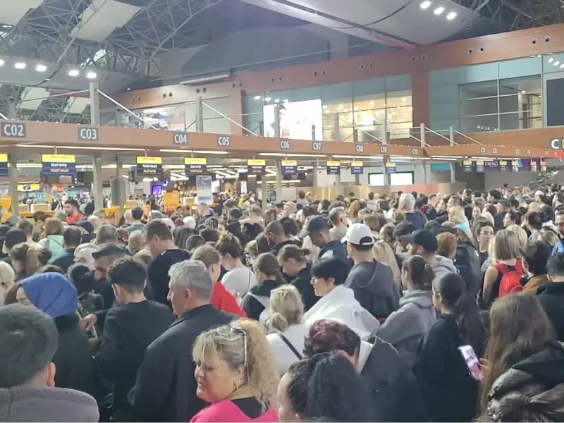 Sabiha Gökçen Havalimanı'nda 127 Uçuş İptal Edildi