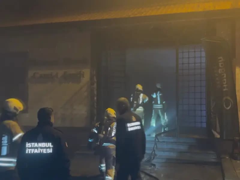 Beykoz'daki Mahmud Efendi Camisi'nde Gece Yangını Panik Yarattı