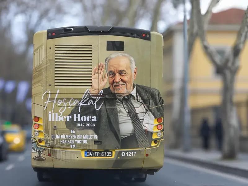 İlber Ortaylı Anısına Özel Tasarım Otobüs Hizmete Girdi