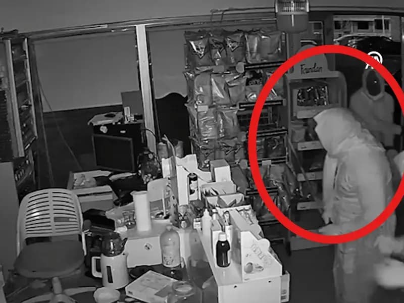 Sivas'ta Kadın Kılığına Giren Hırsızlar Balıkesir'de Yakalandı