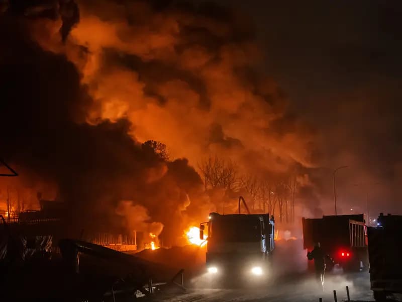 ABD'den İsrail'e Kritik Çağrı: İran Enerji Tesislerine Saldırma