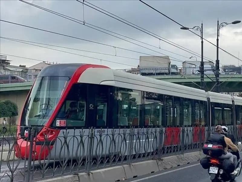 Kabataş-Bağcılar Tramvay Hattı'ndaki Arıza Yolcuları Zorluyor